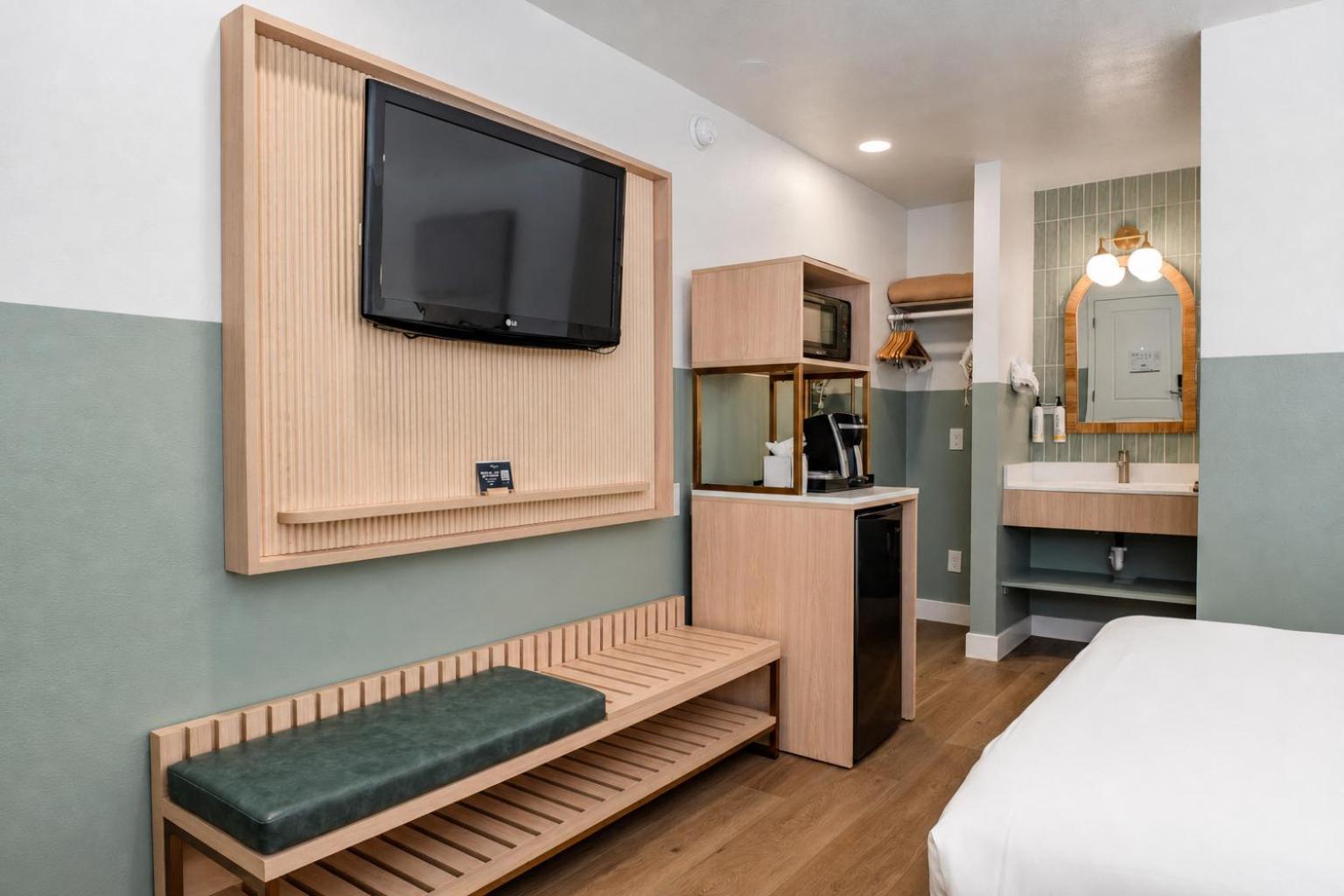 Queen Room